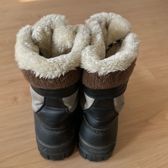Winter boots by Cougar - Picture 4 of 5